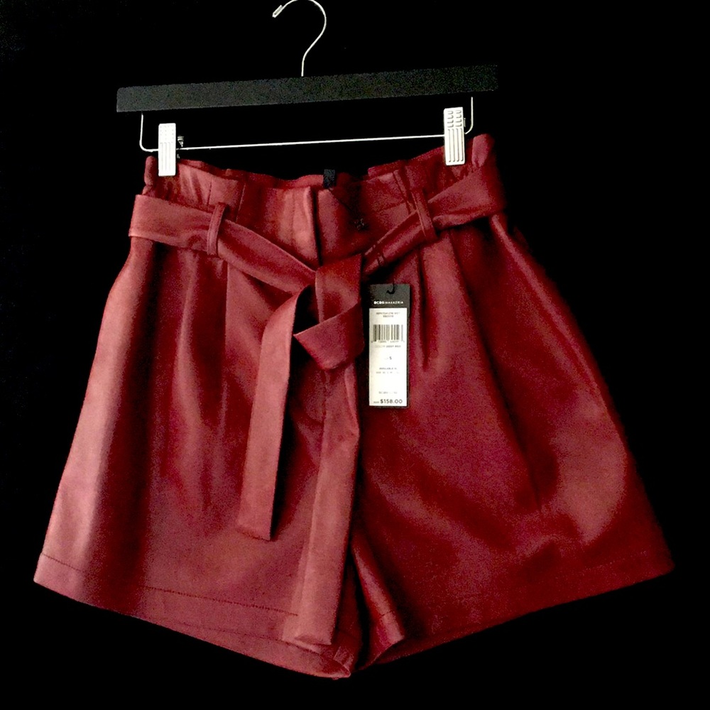 DEEP RED SHORT